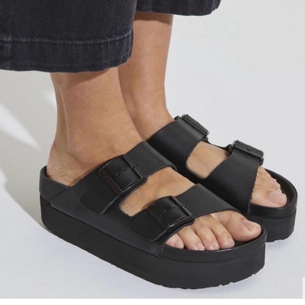 Birkenstock Black Platform Arizona Two-Strap Sandals size 6